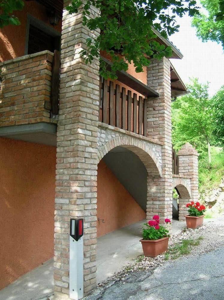Agriturismo Orsaiola Урбания Экстерьер фото